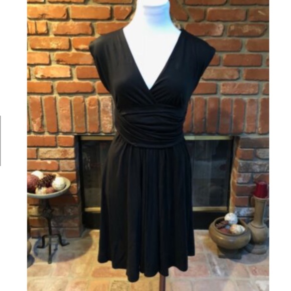 LOFT Dresses & Skirts - ANN TAYLOR LOFT Black Sleeveless Ruched Dress